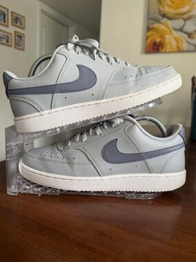 Men’s NIKE COURT VISION Low HM6193-077 Smoke Gray Shoes Sneakers size 8 NICE!